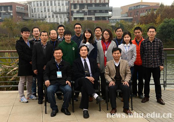 1460420045445637.jpg 吴根友团队_副本.jpg